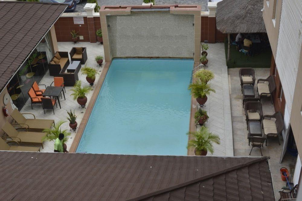 Palazzo Dumont Hotel Ikuata Luaran gambar